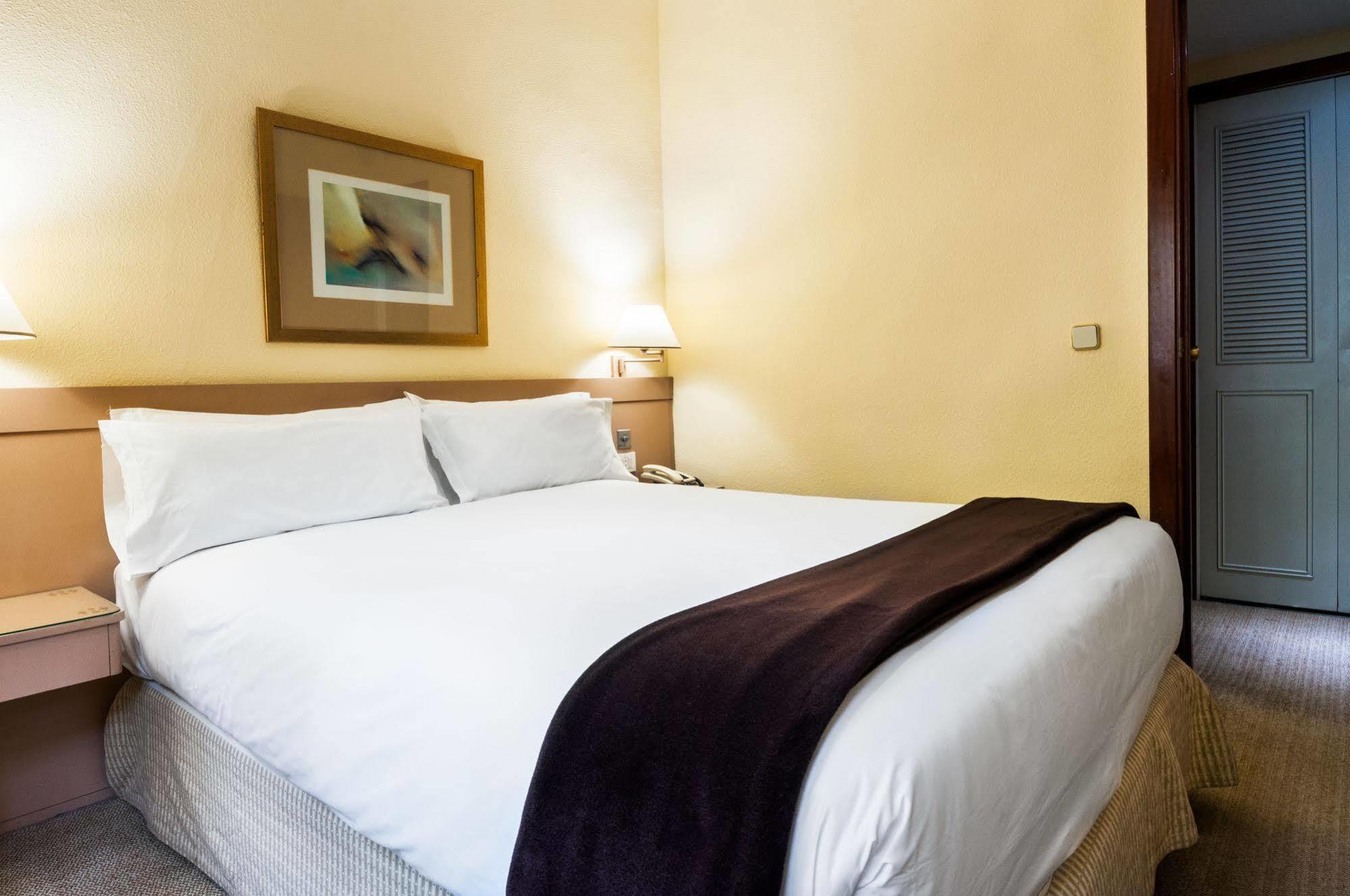 Apart-hotel Espahotel Plaza Basílica 3*